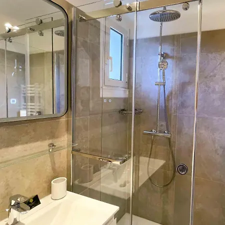 Two En-suite Bedroom On La Croisette - Sea View شقة *