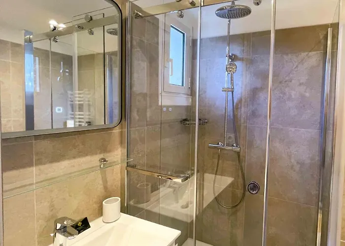 Two En-suite Bedroom On La Croisette - Sea View شقة *