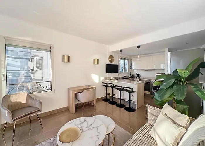 Two En-suite Bedroom On La Croisette - Sea View شقة كان